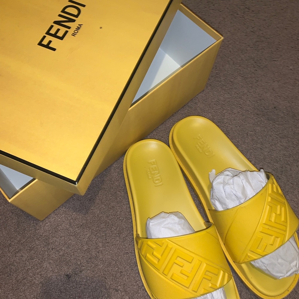 Mens Fendi slides Size 11 Used, good condition 100% Authentic